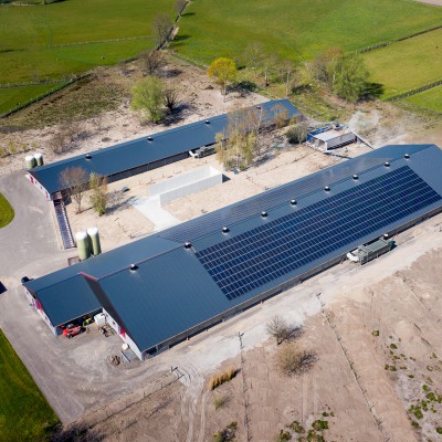 Zonnepanelen pluimveestal Lunteren